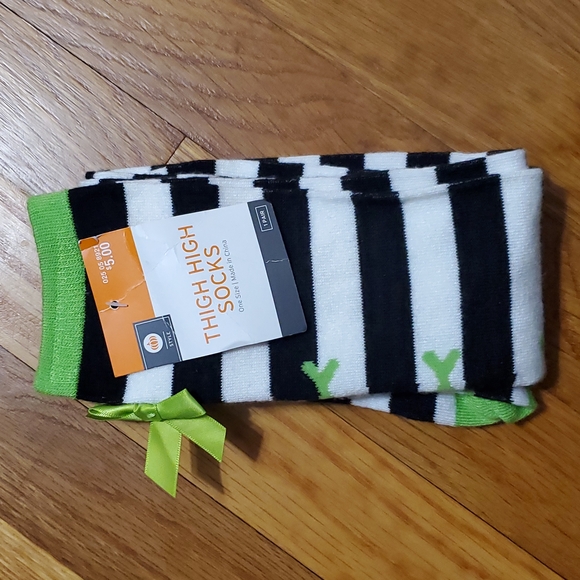 Target Accessories - 1 Pair of Stripped Thigh High Socks With Green Bows NWT